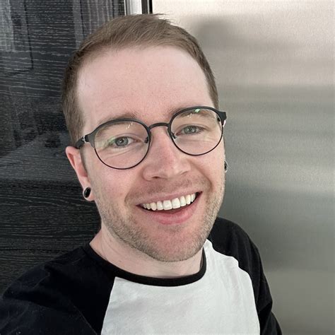 DanTDM (@DanTDM) .